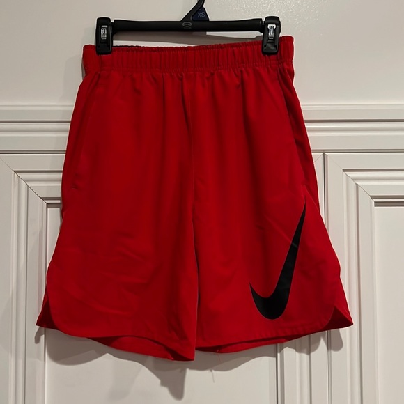 Nike Red Dri-Fit Basketball Shorts Small Athleisure Sporty Activewear - Picture 1 of 4